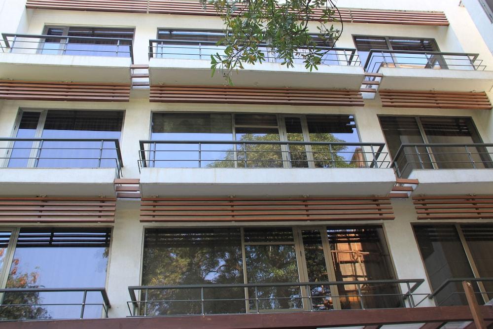 Udman Hotel Panchshila Park Nova Deli Exterior foto